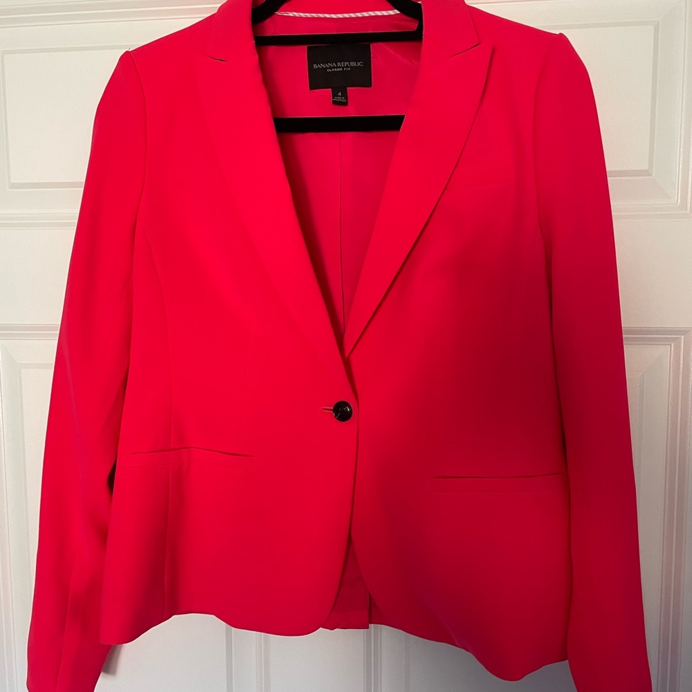 Banana Republic hot salmon color blazer. New without tag